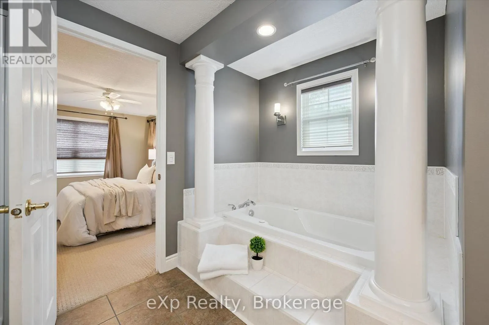 18 JASPER HEIGHTS PRIVATE