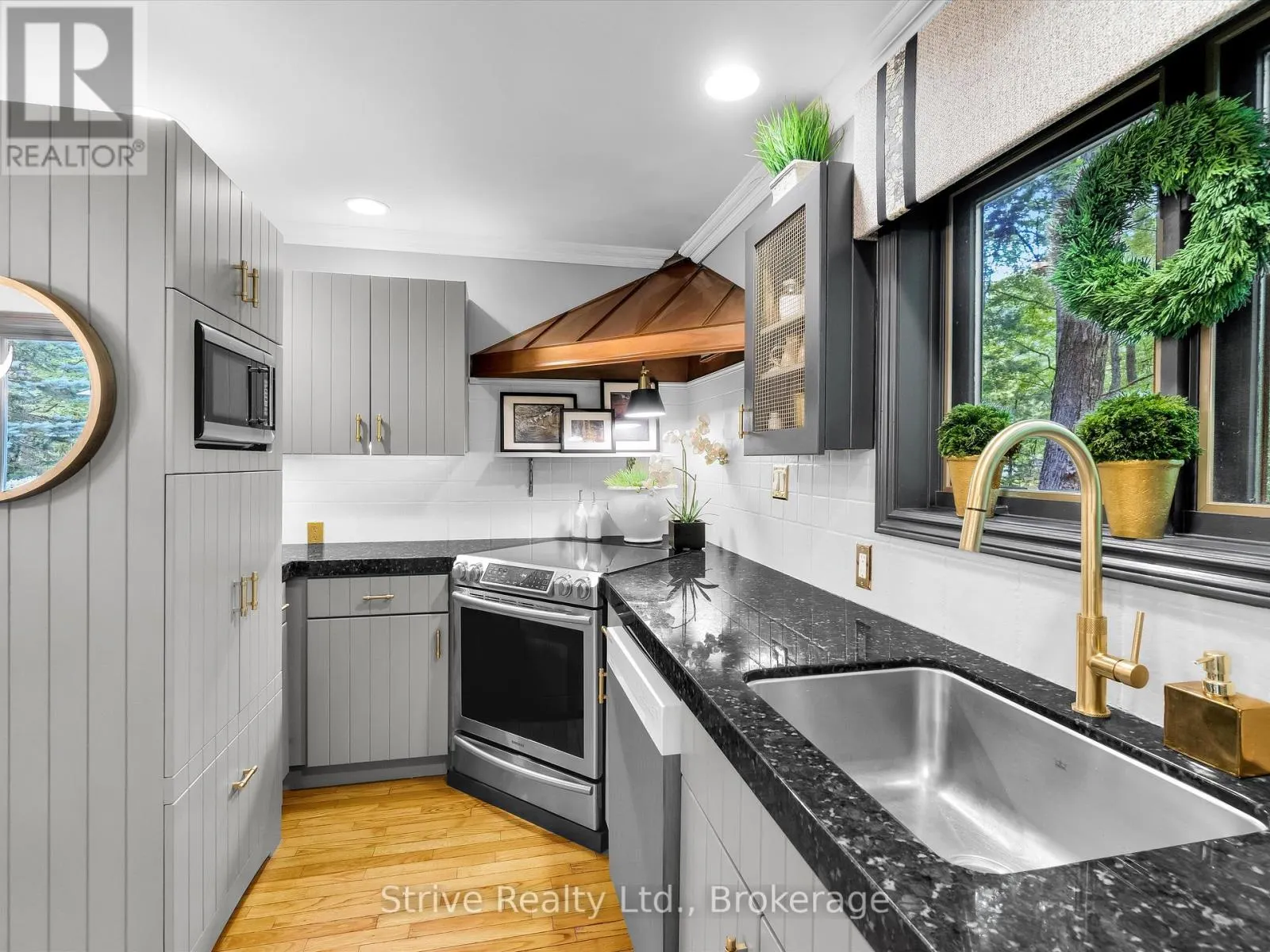 1035 GEORGE ROAD