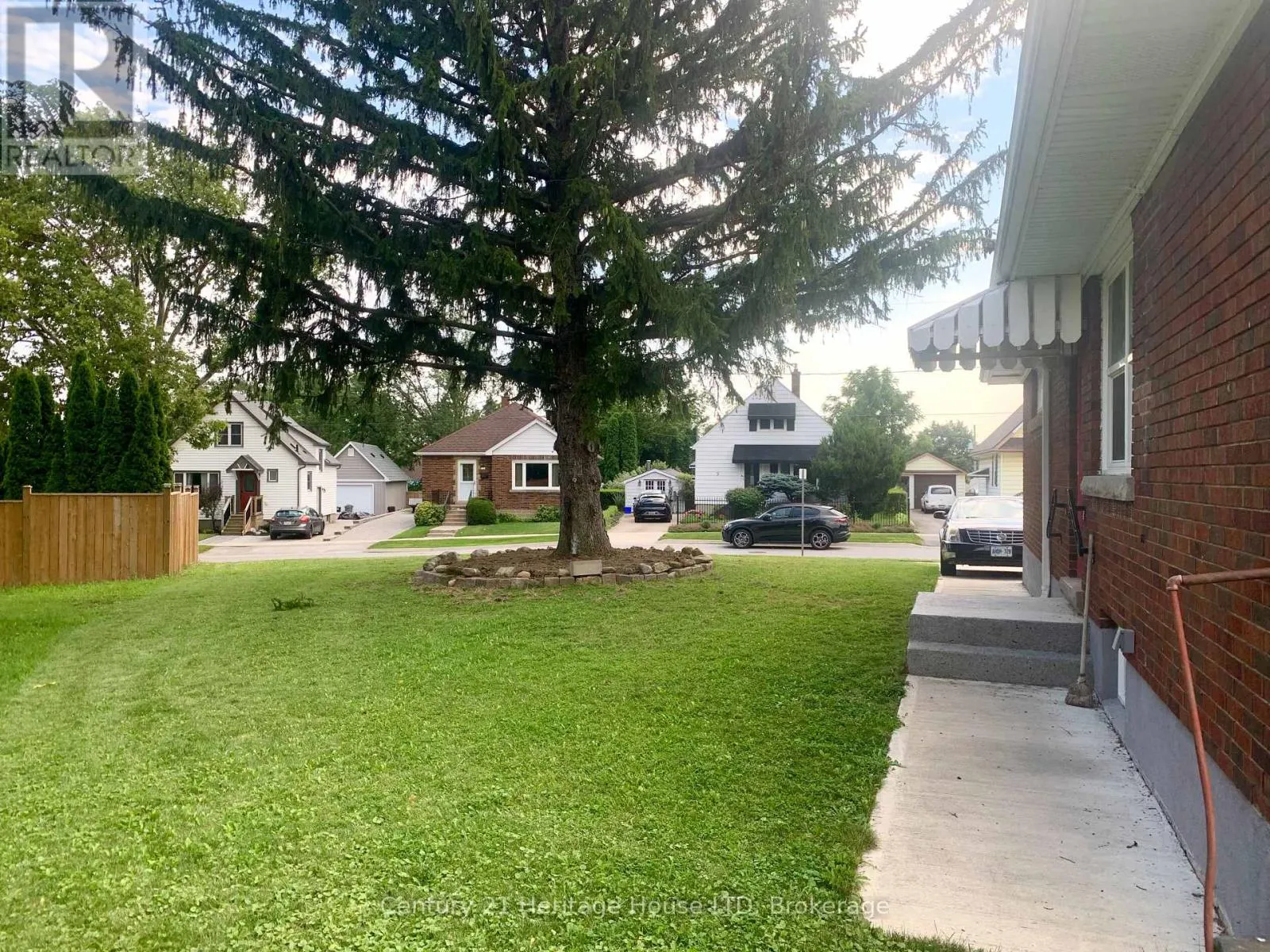 2 FOLEY CRESCENT