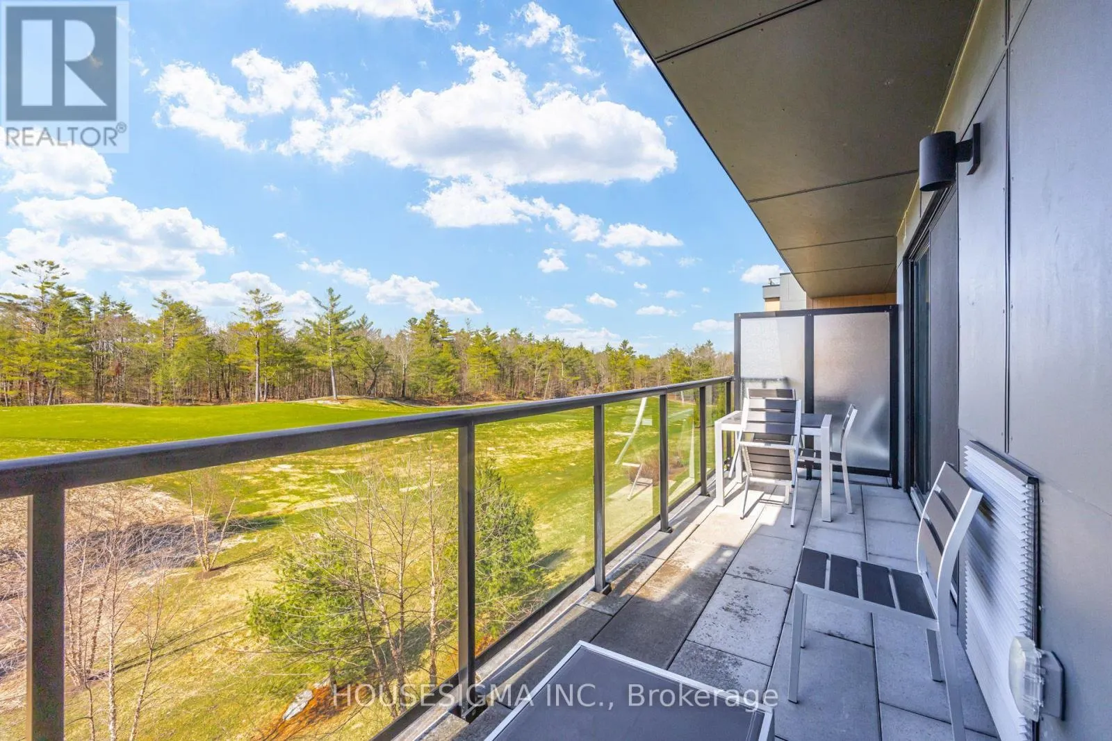 313 - 120 CARRICK TRAIL