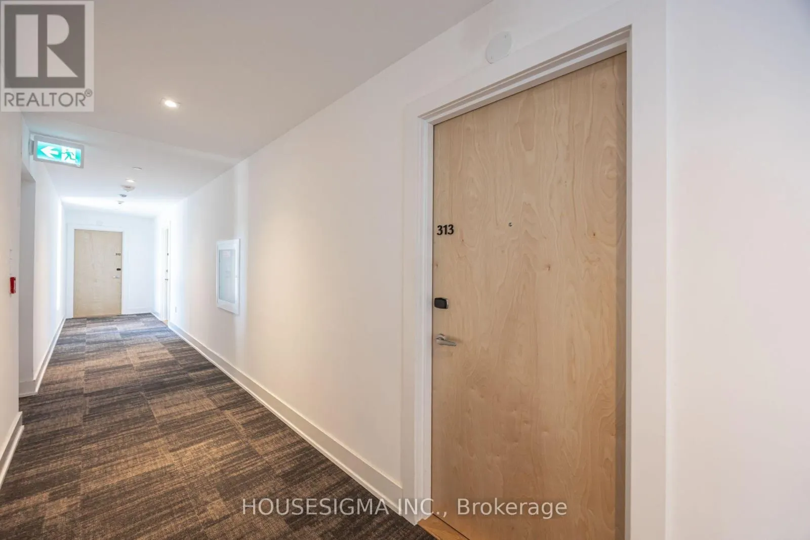 313 - 120 CARRICK TRAIL
