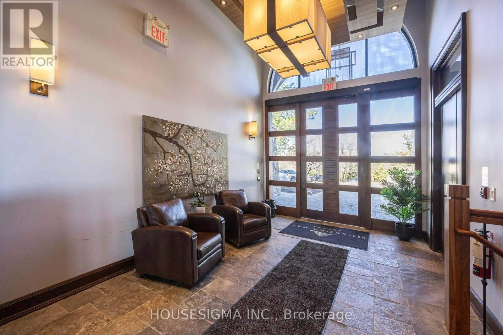 313 - 120 CARRICK TRAIL