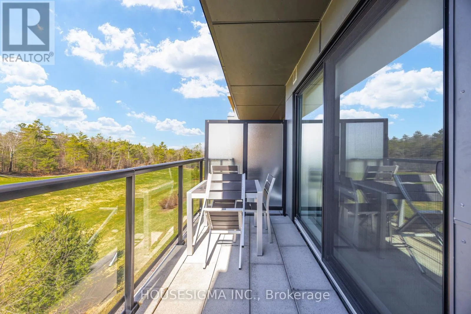 313 - 120 CARRICK TRAIL