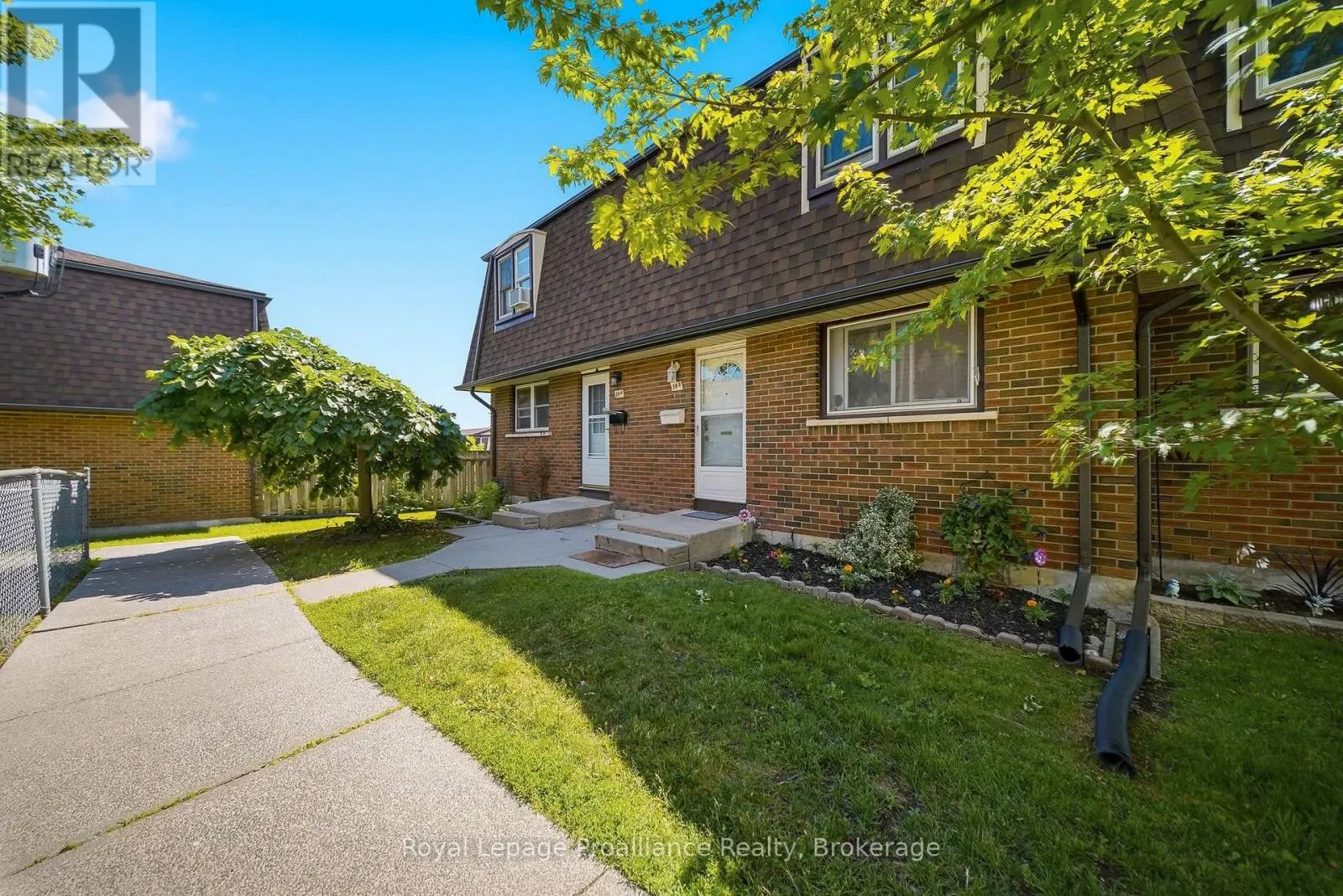 B - 19 PRINCE OF WALES DRIVE #B