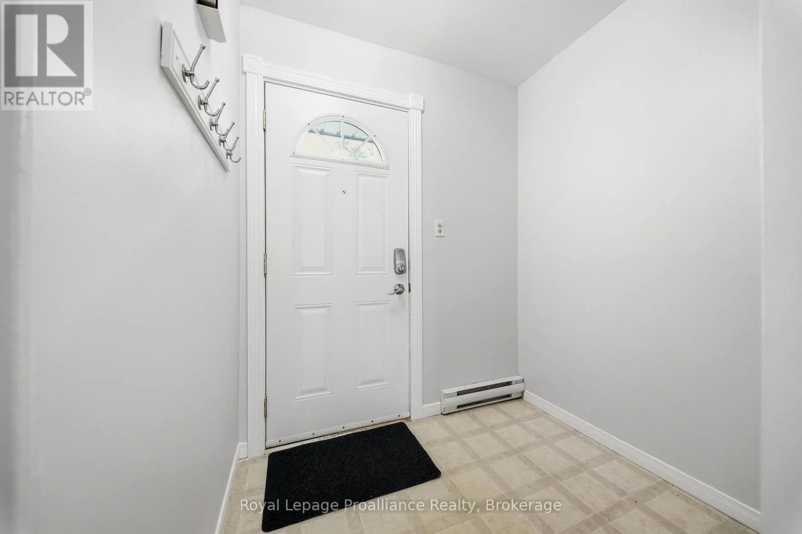 B - 19 PRINCE OF WALES DRIVE #B