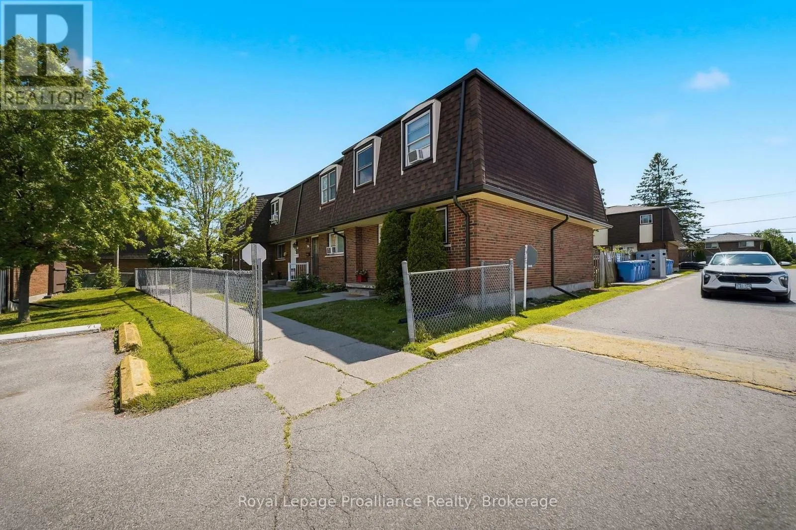 B - 19 PRINCE OF WALES DRIVE #B
