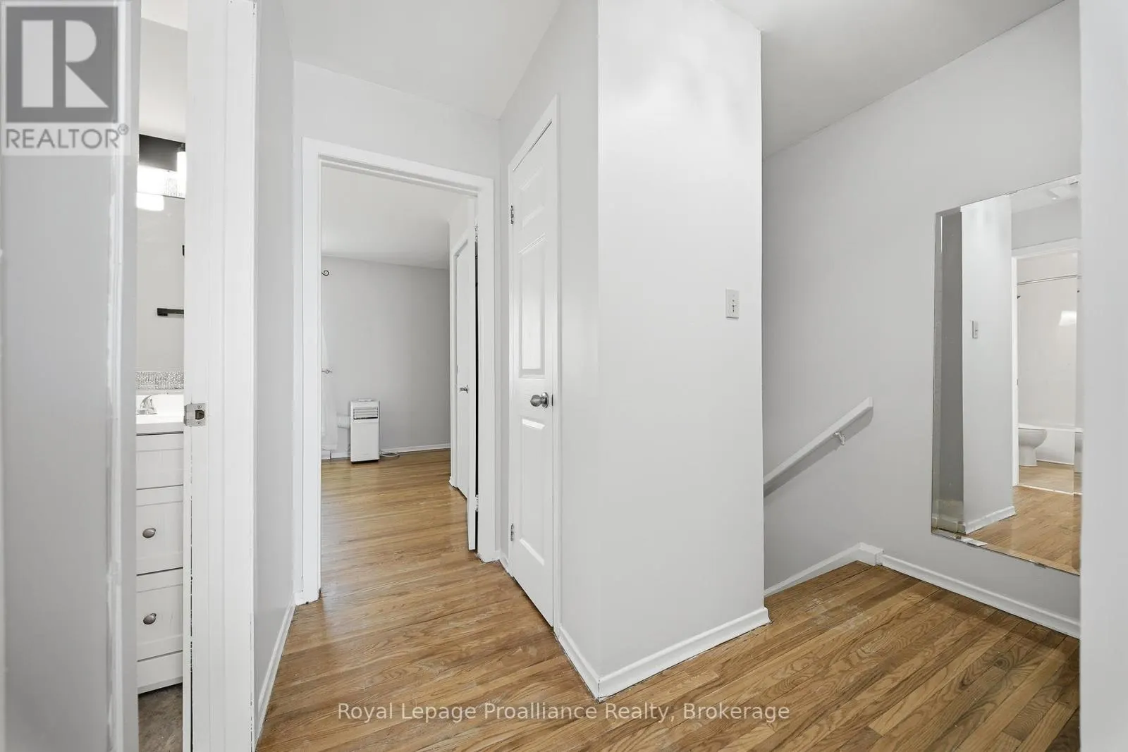 B - 19 PRINCE OF WALES DRIVE #B