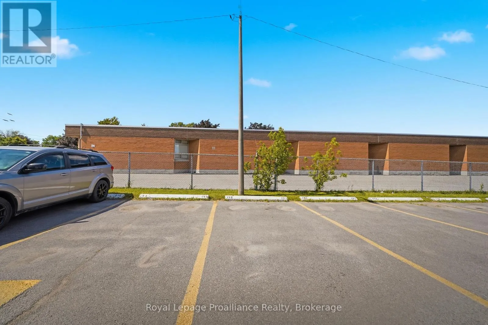 B - 19 PRINCE OF WALES DRIVE #B