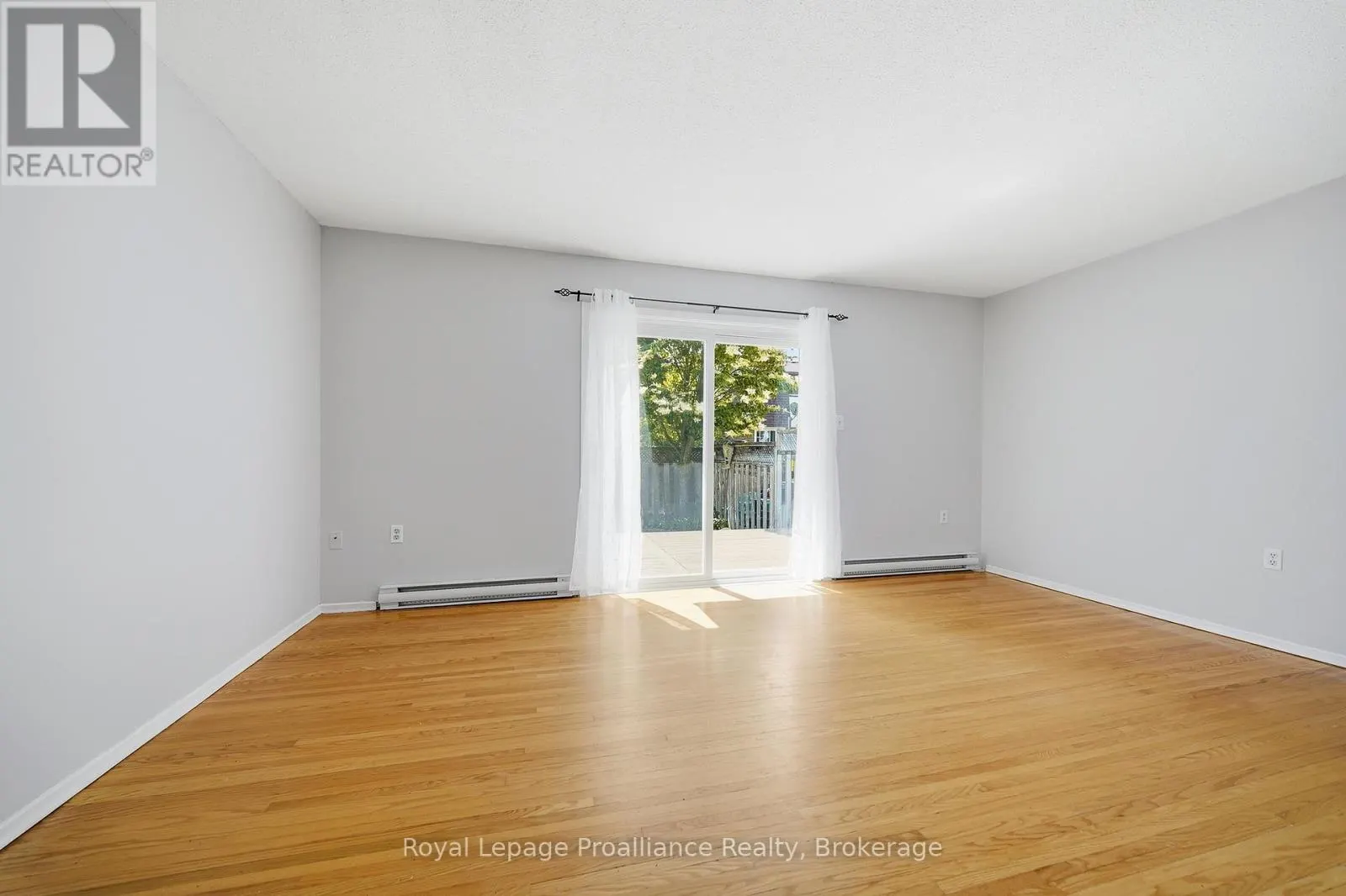 B - 19 PRINCE OF WALES DRIVE #B