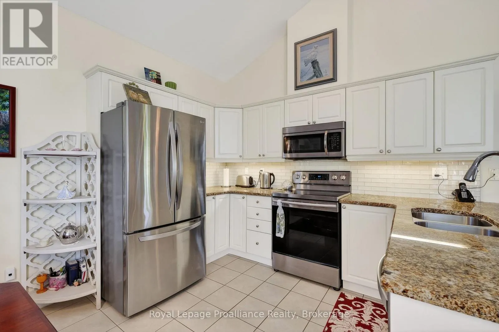 402 - 325 DENSMORE ROAD #402
