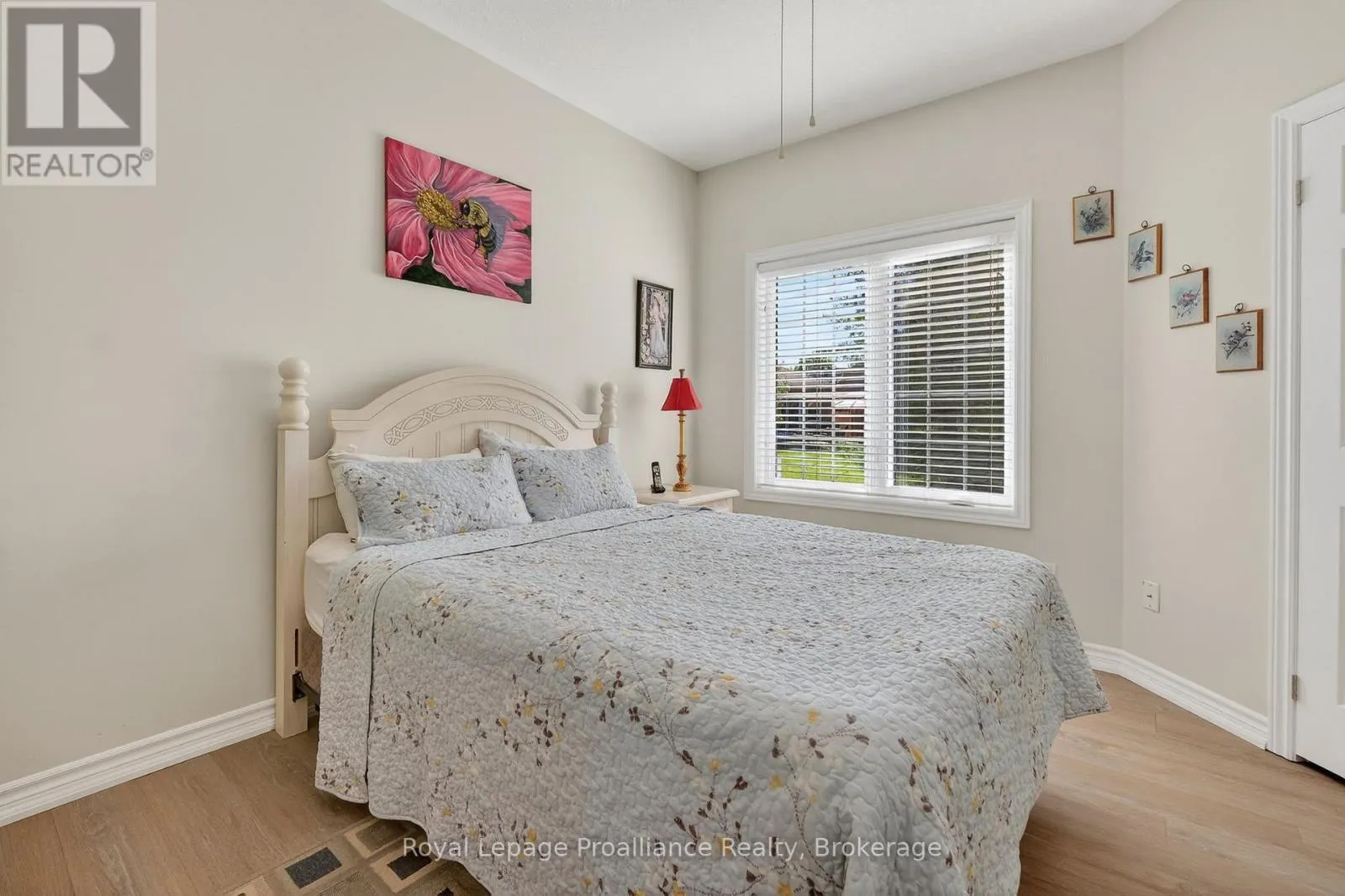 402 - 325 DENSMORE ROAD #402