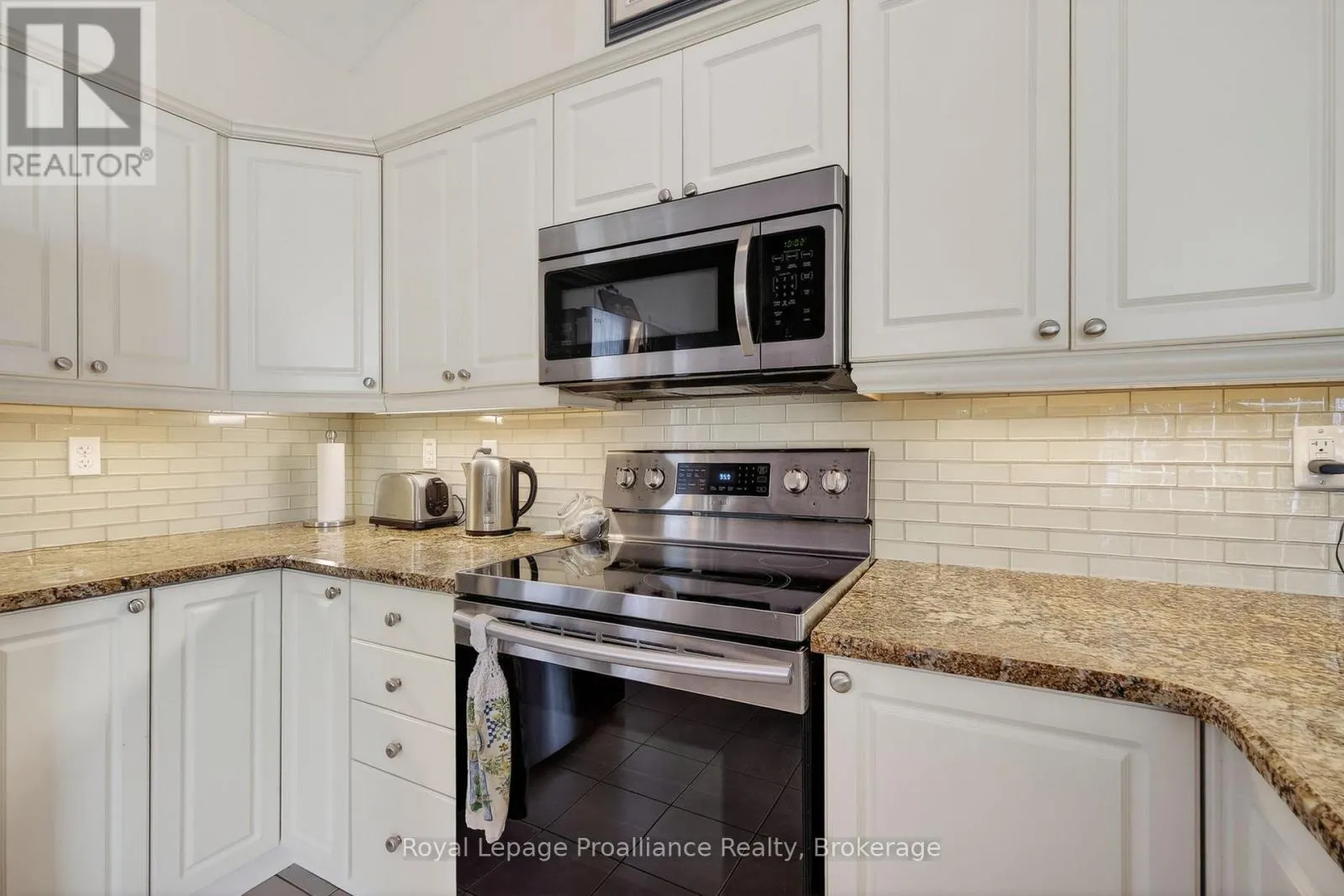 402 - 325 DENSMORE ROAD #402