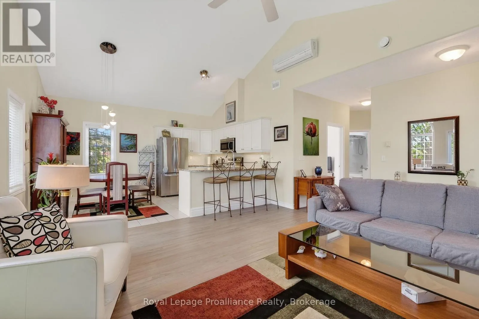 402 - 325 DENSMORE ROAD #402