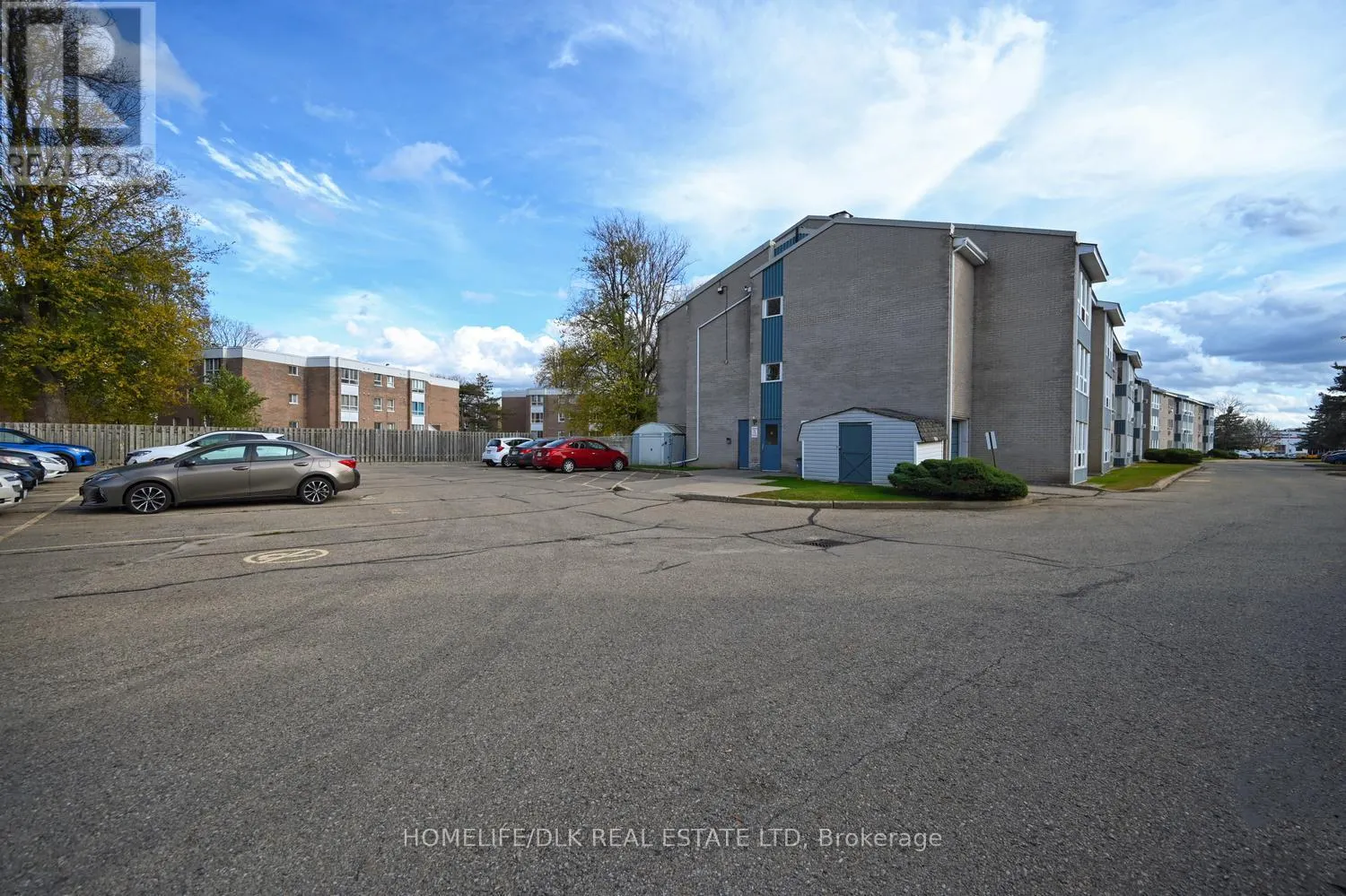 306 - 820 LAURIER BOULEVARD