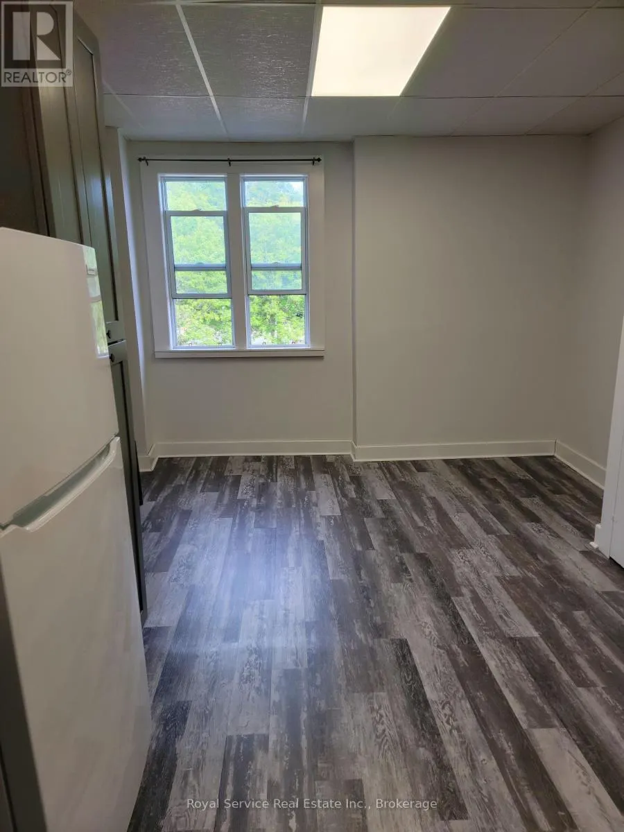 #2 - 18 WALTON STREET ##2