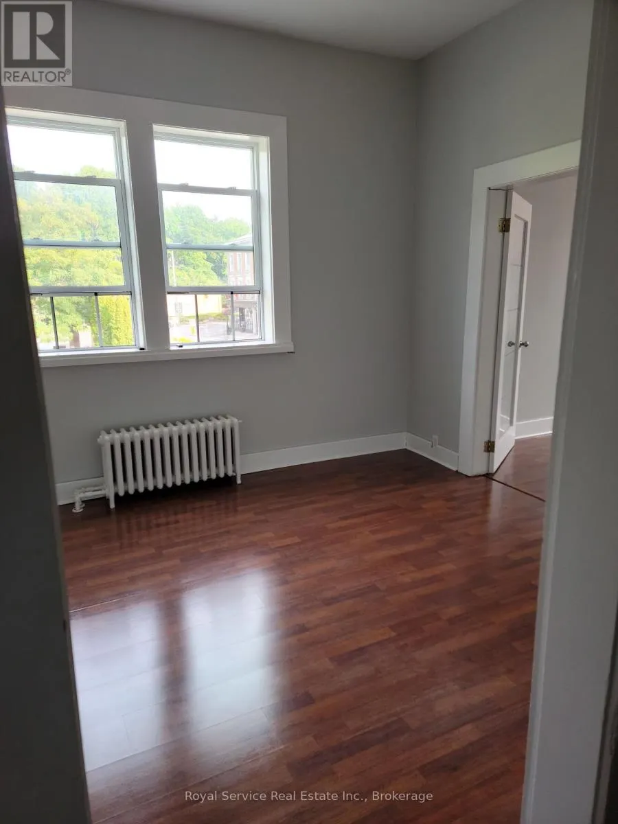 #2 - 18 WALTON STREET ##2