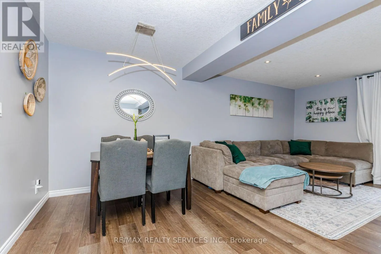 1561 DUNKIRK AVENUE