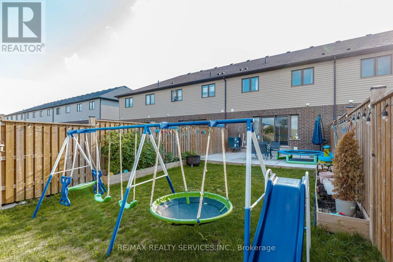 1561 DUNKIRK AVENUE