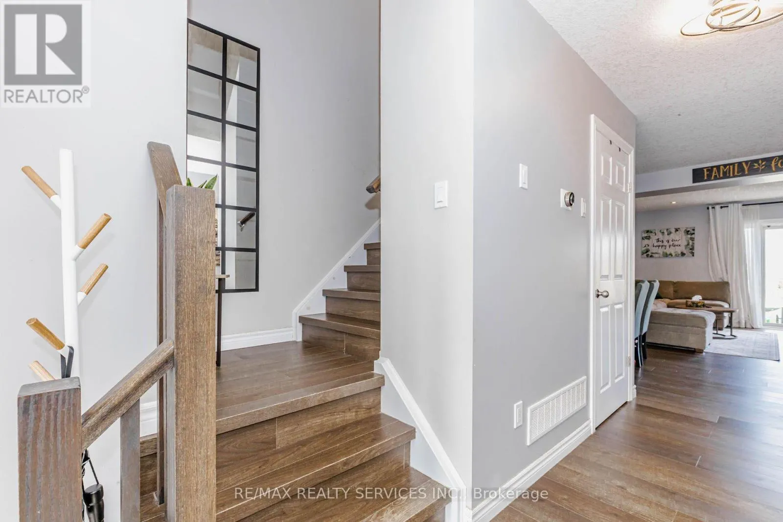 1561 DUNKIRK AVENUE