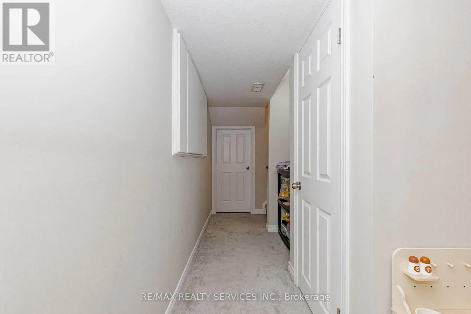 1561 DUNKIRK AVENUE