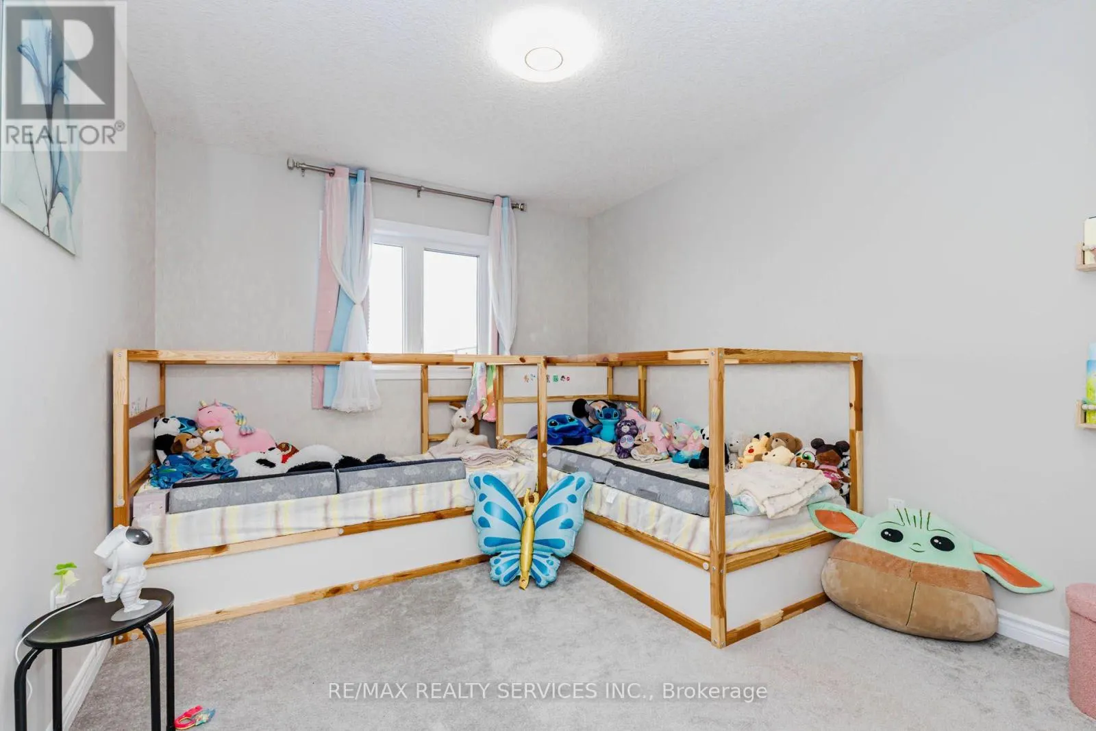 1561 DUNKIRK AVENUE