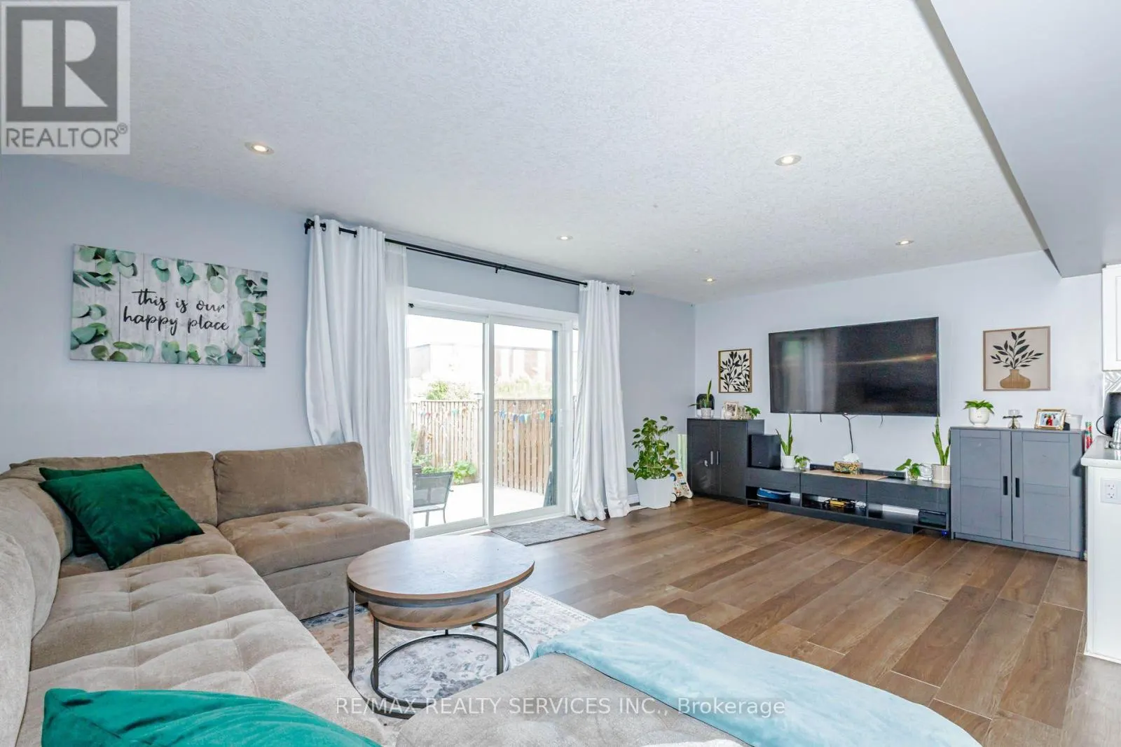 1561 DUNKIRK AVENUE