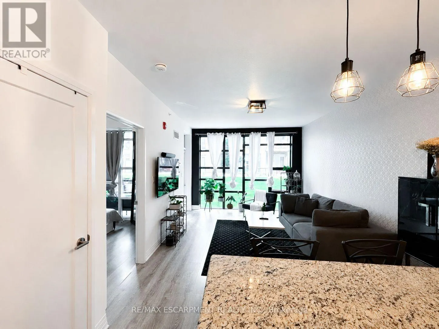 117 - 10 CONCORD PLACE