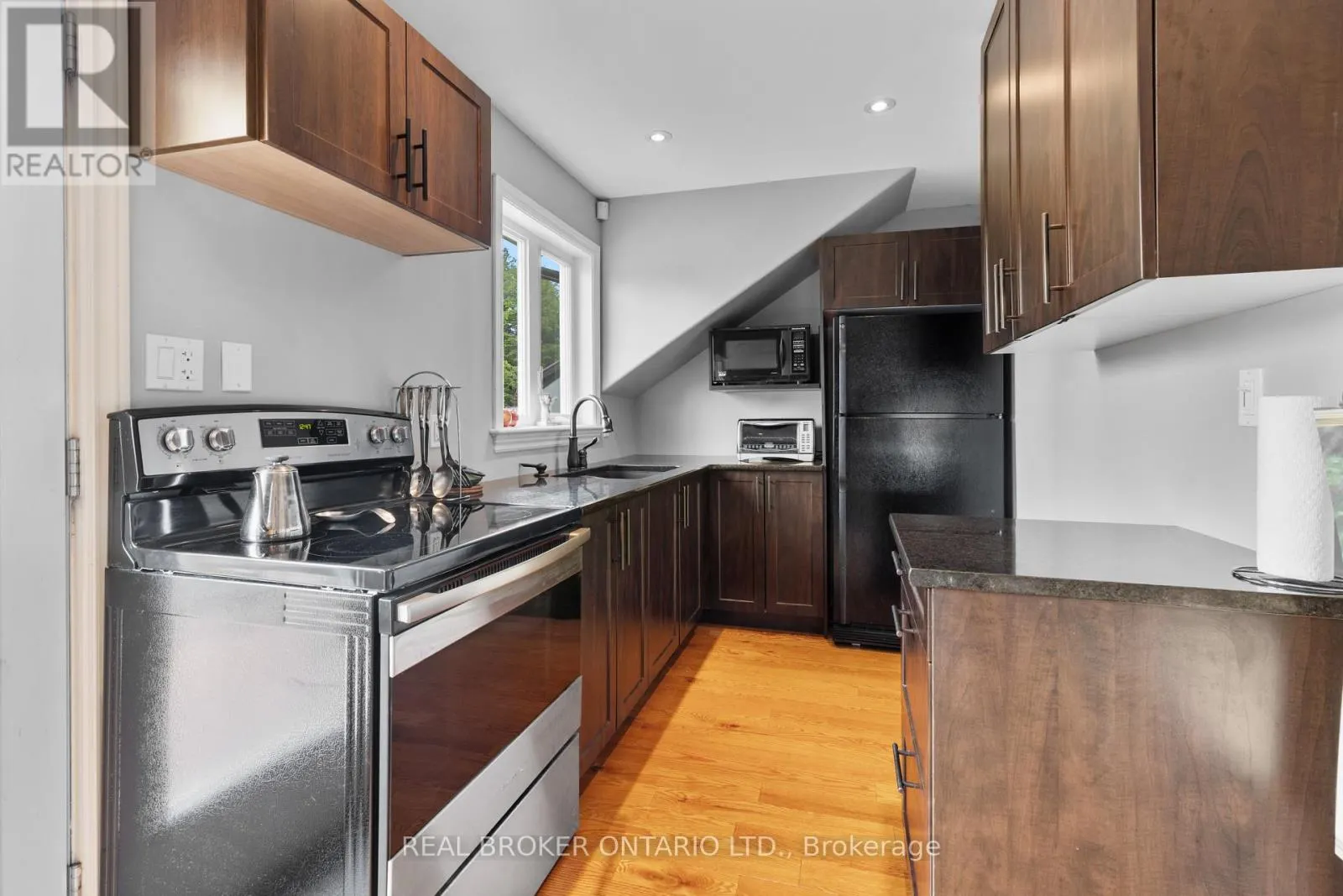 27 GARRISON DRIVE