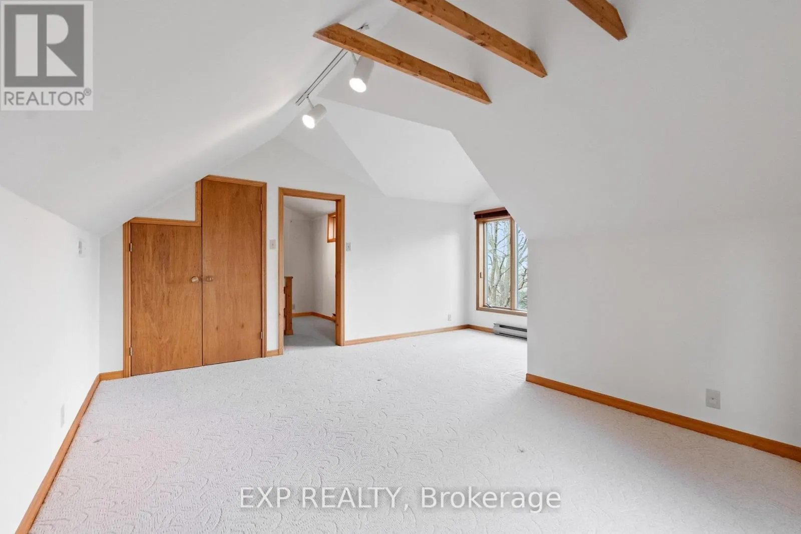 2052 YORK ROAD
