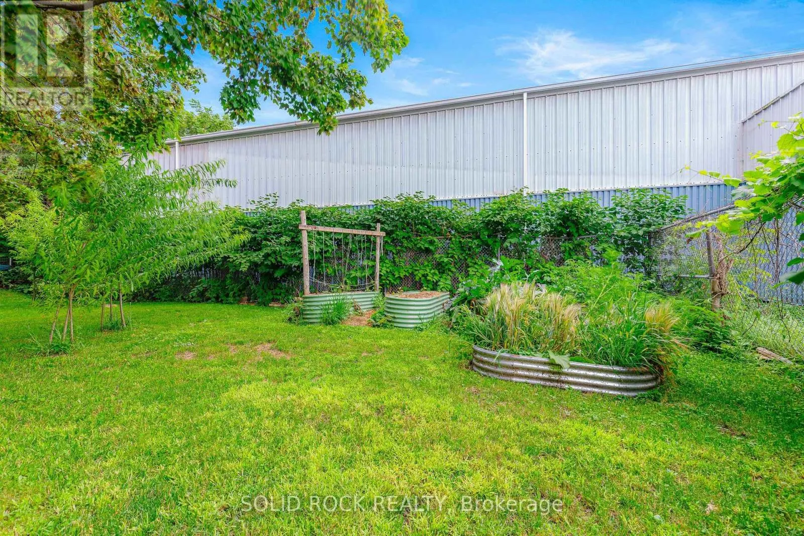 333 JAMES STREET E