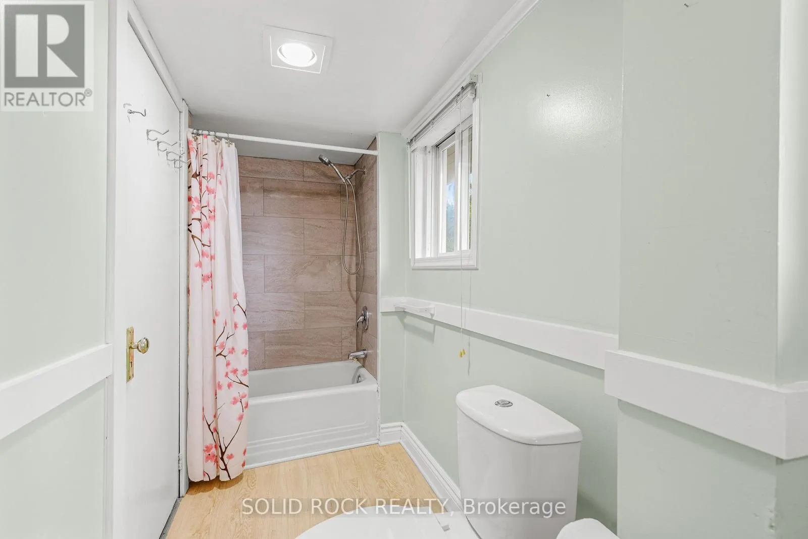 333 JAMES STREET E