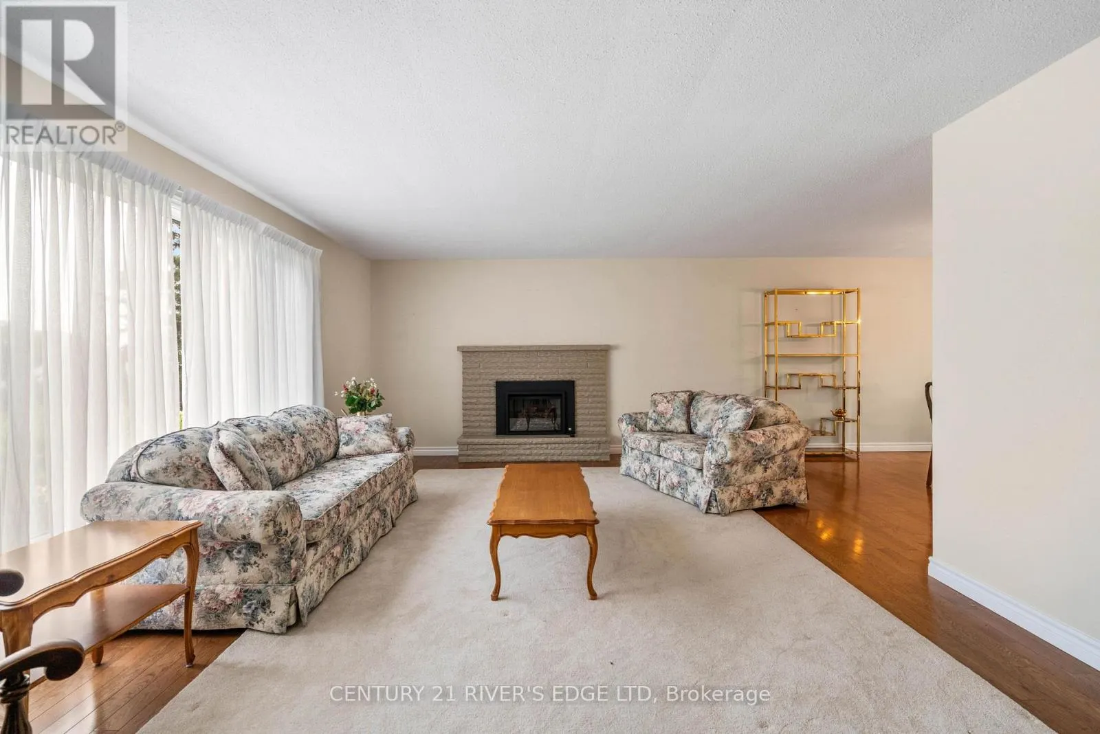 1 HARDY CRESCENT