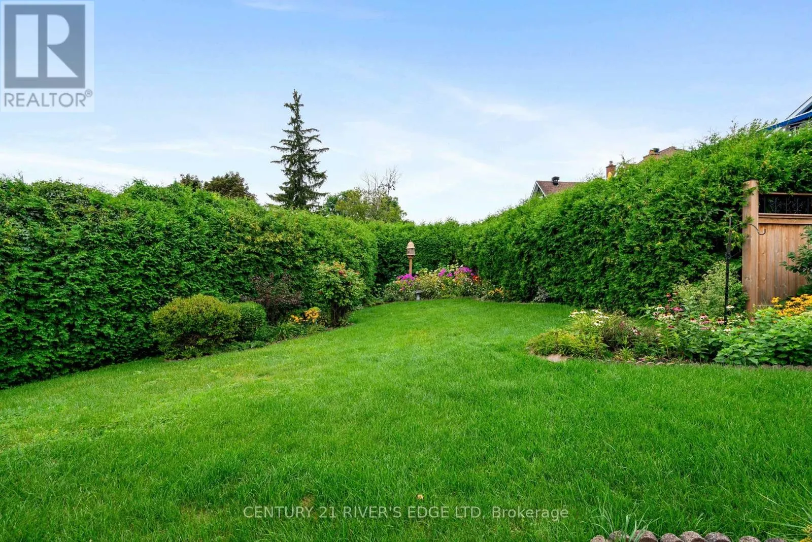 1 HARDY CRESCENT