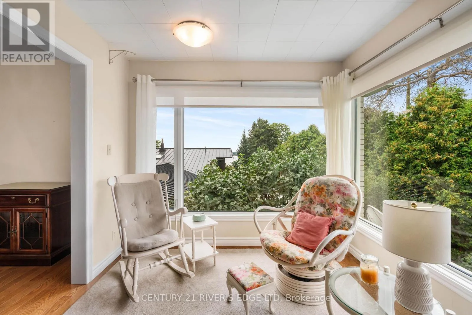 1 HARDY CRESCENT