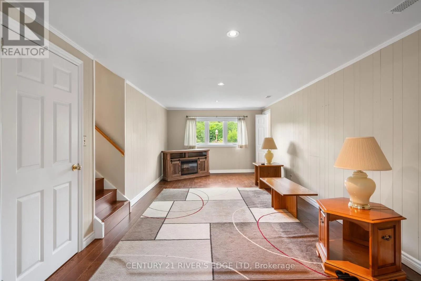 1 HARDY CRESCENT