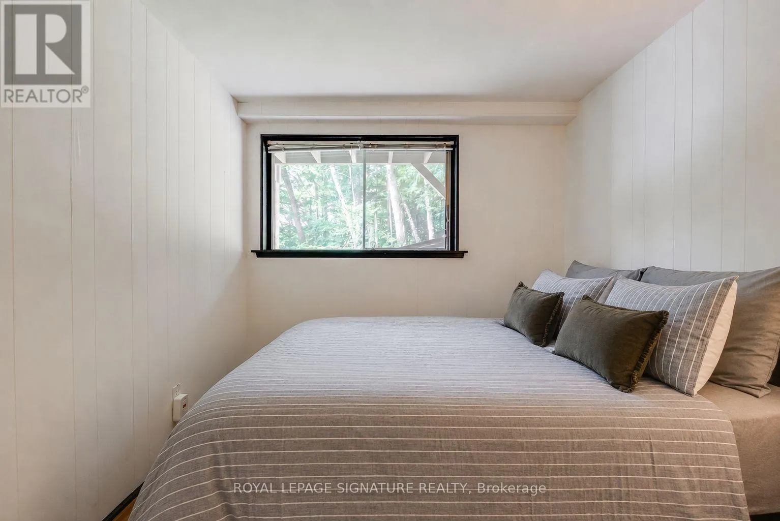 1216 HAMILLS POINT ROAD