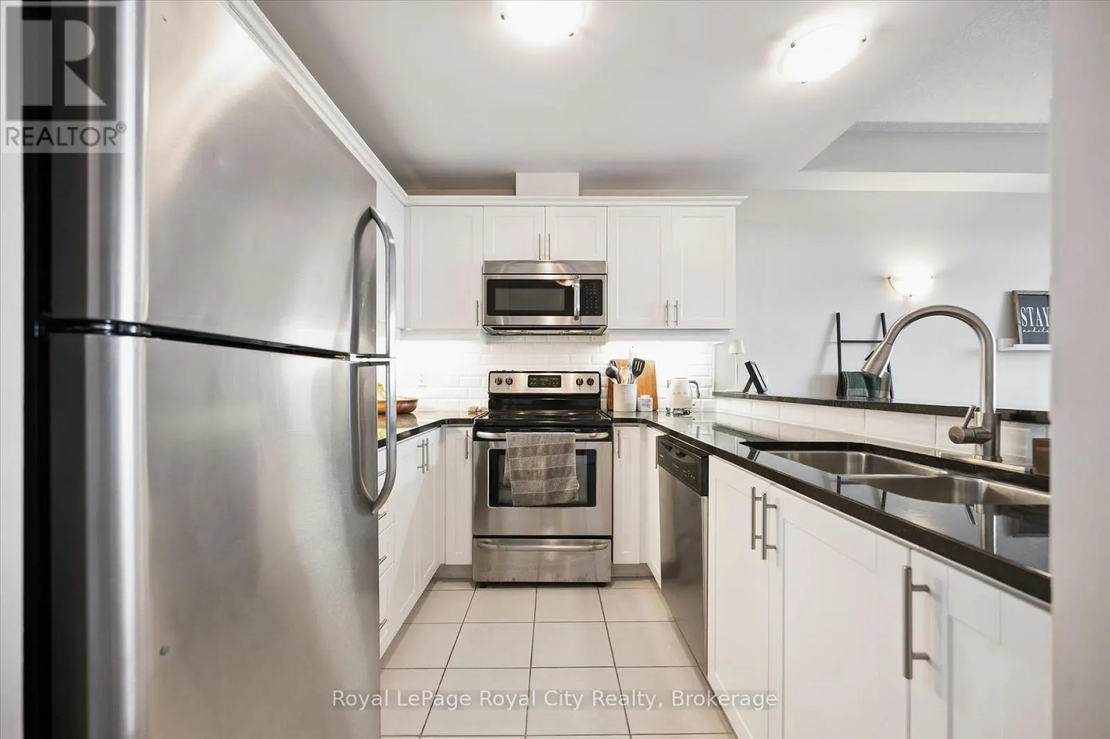 403 - 2 COLONIAL DRIVE #403