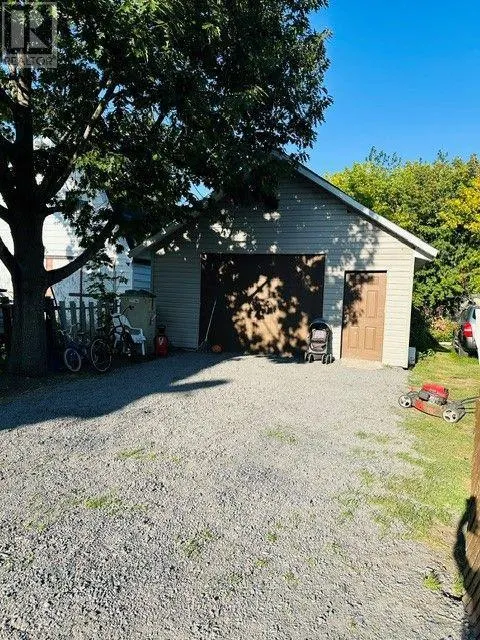 221-221A - 221 ST FELIX STREET