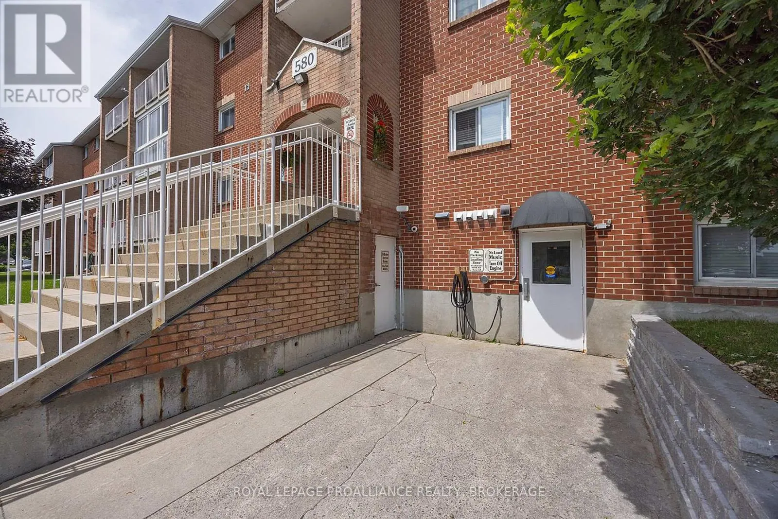 201 - 580 ARMSTRONG ROAD #201