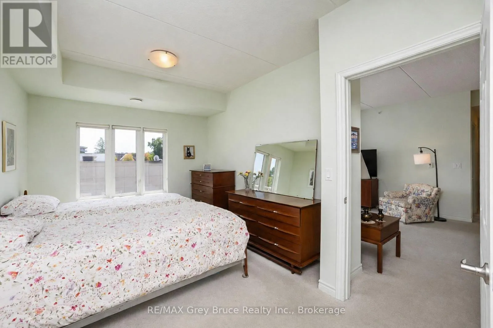 204 - 1050 1ST AVENUE W #204