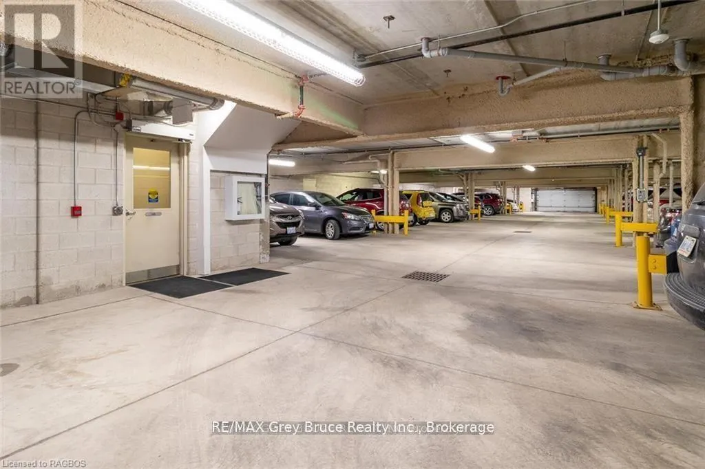 204 - 1050 1ST AVENUE W #204