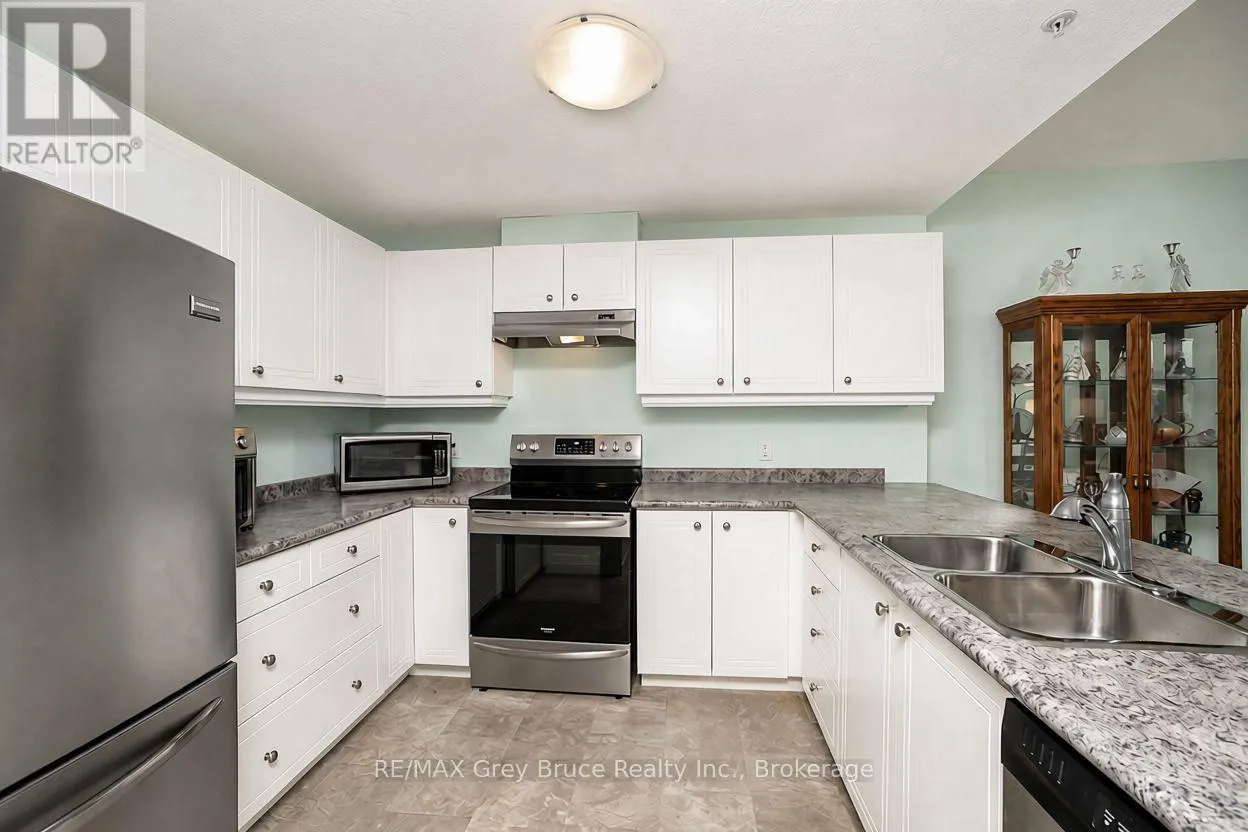 204 - 1050 1ST AVENUE W #204