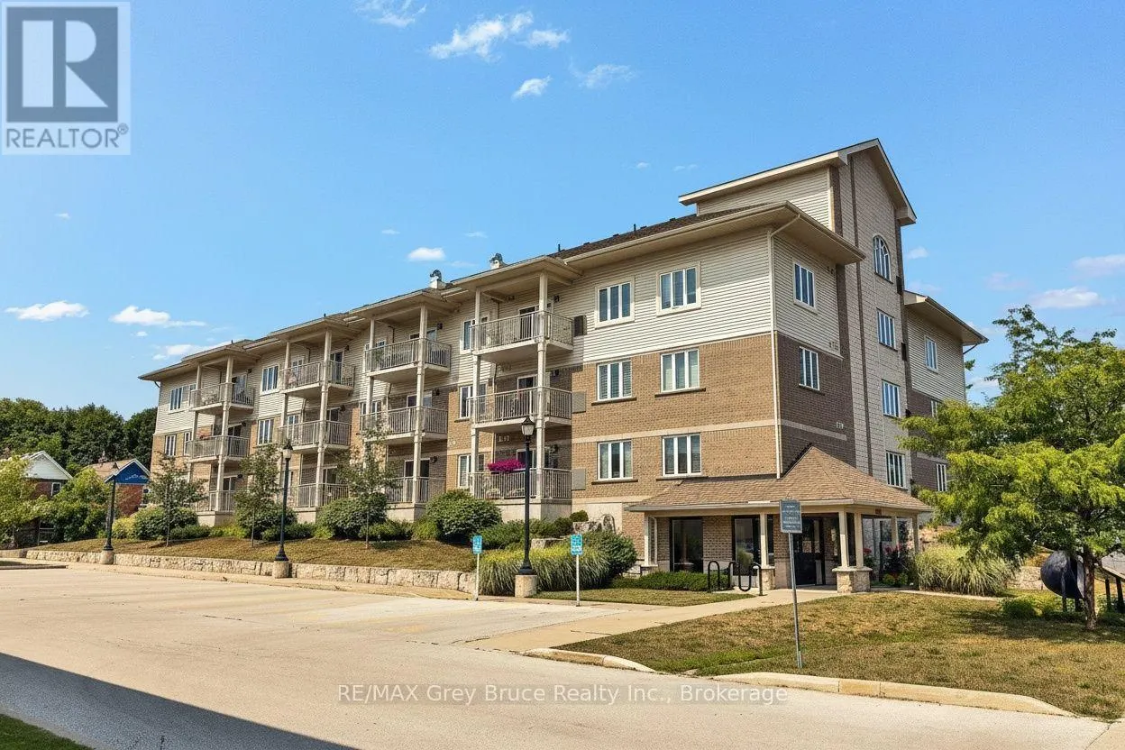 204 - 1050 1ST AVENUE W #204
