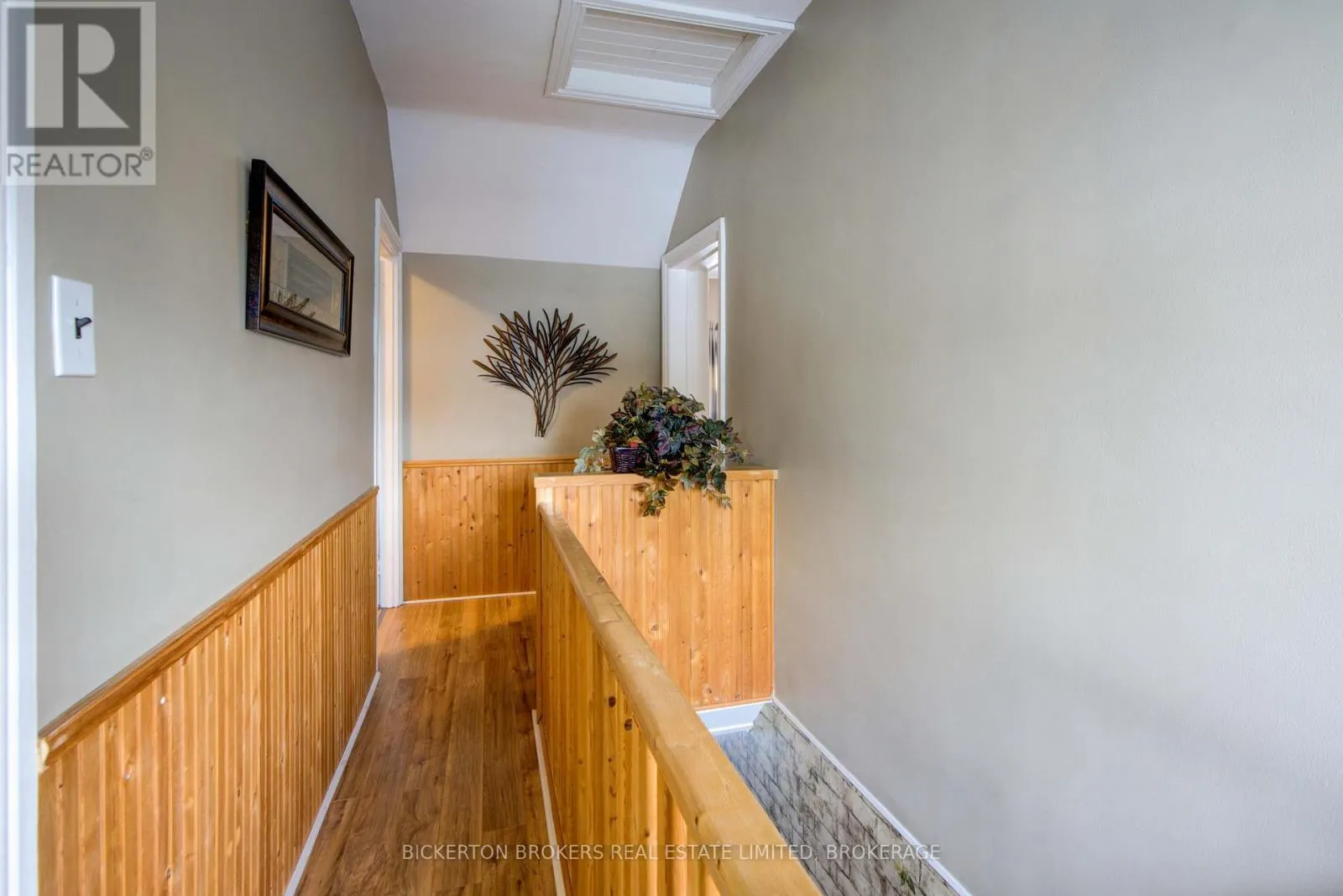 292 WILLIAM STREET N