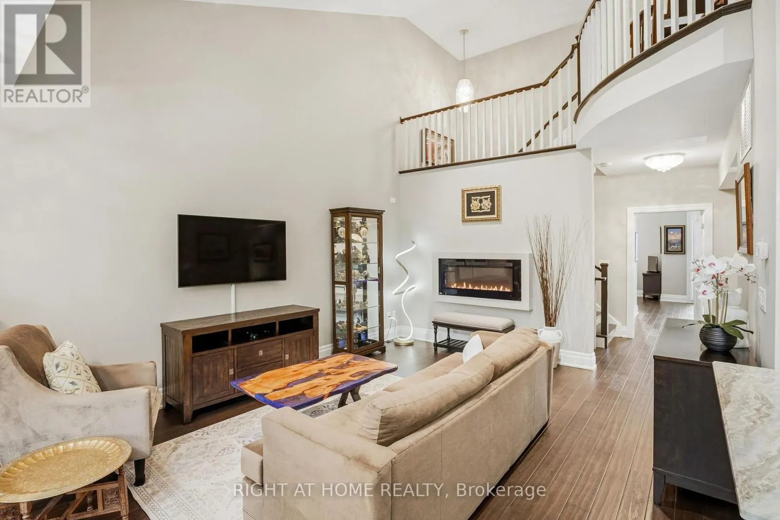 14 ABERDEEN LANE S