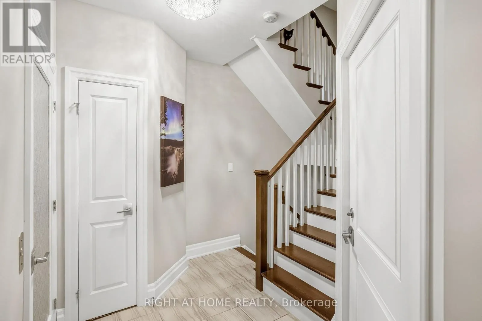 14 ABERDEEN LANE S
