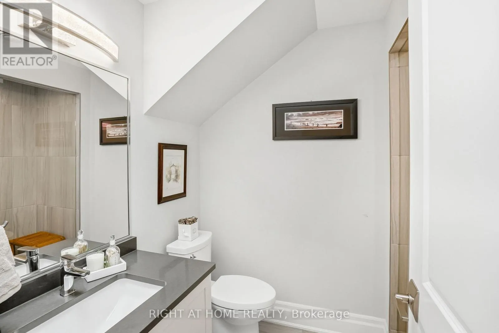 14 ABERDEEN LANE S