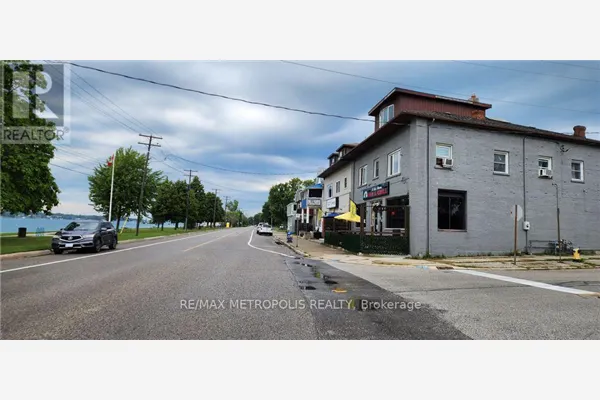 1548 ST. CLAIR PARKWAY