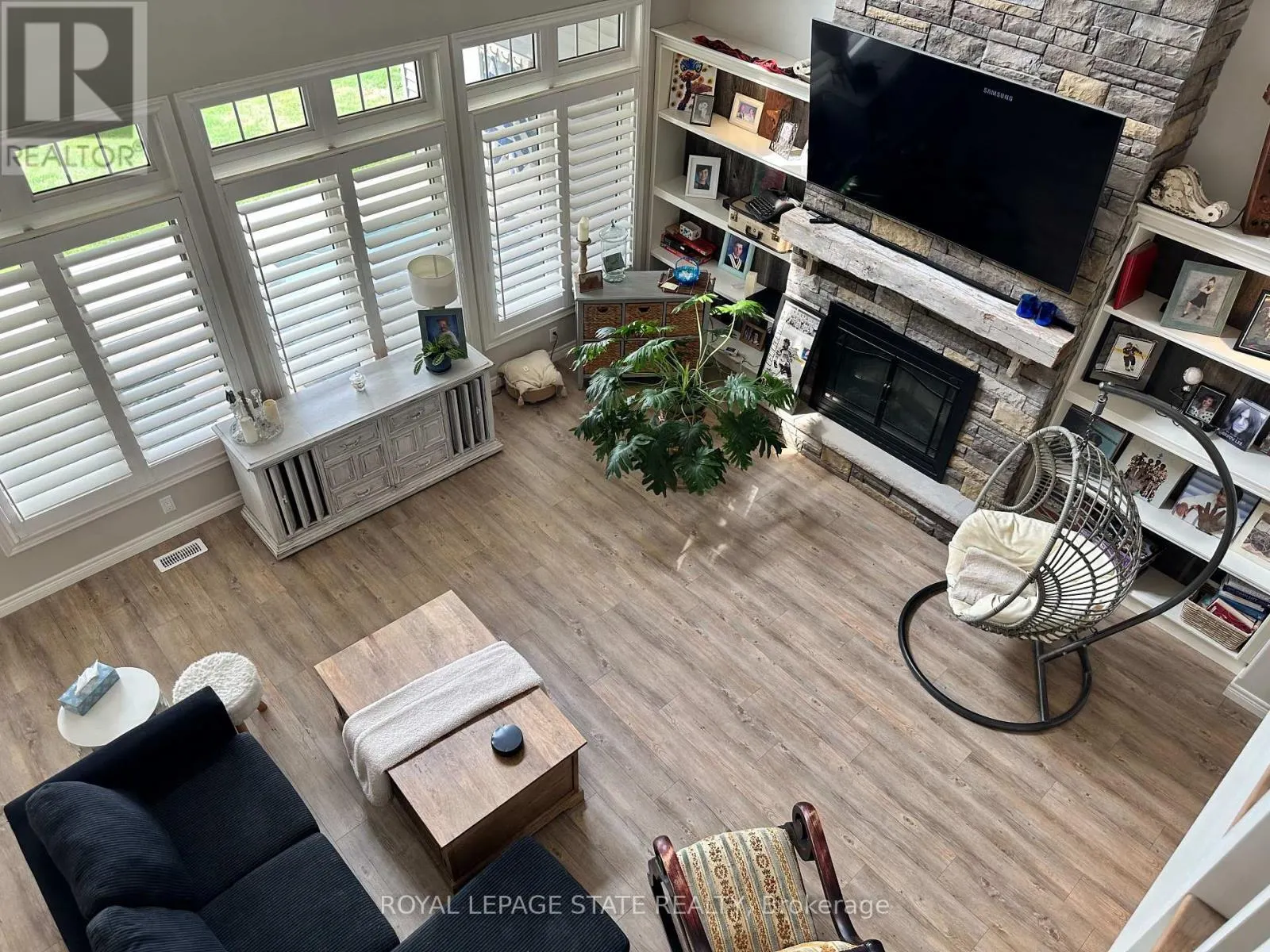 3176 LAKESHORE ROAD