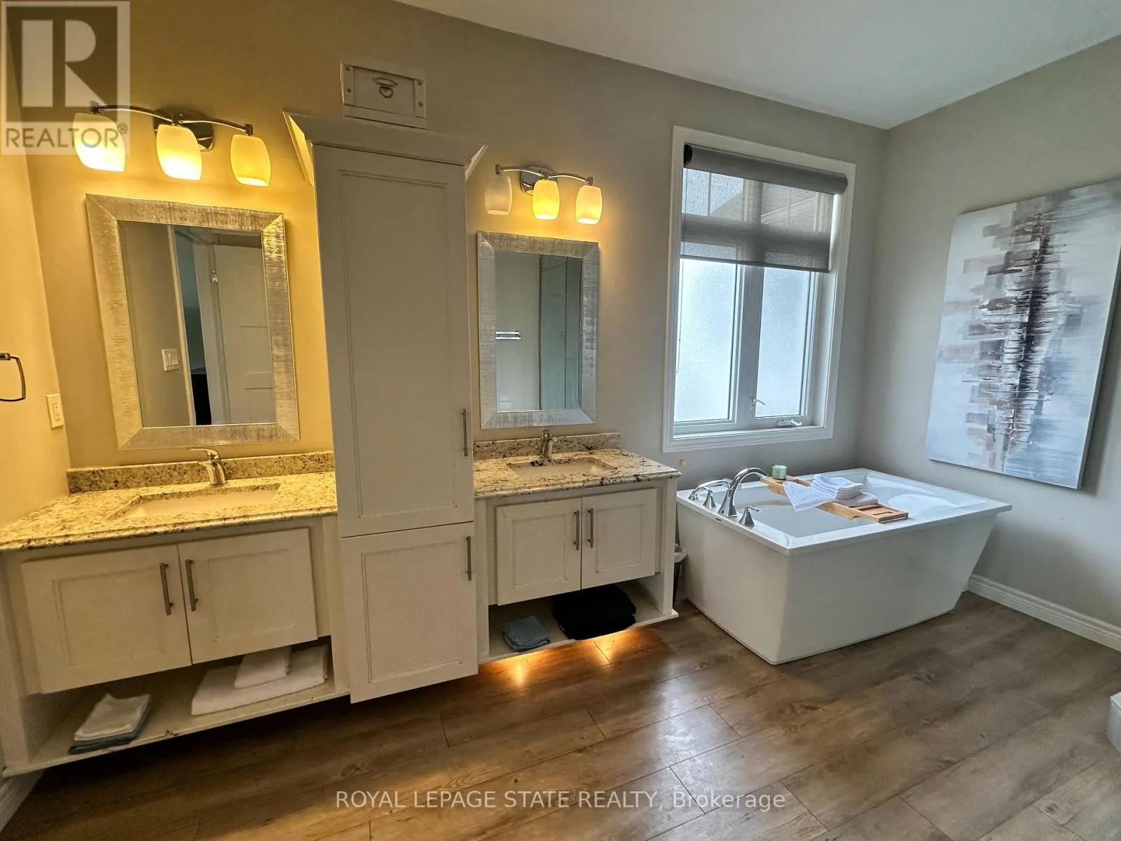 3176 LAKESHORE ROAD